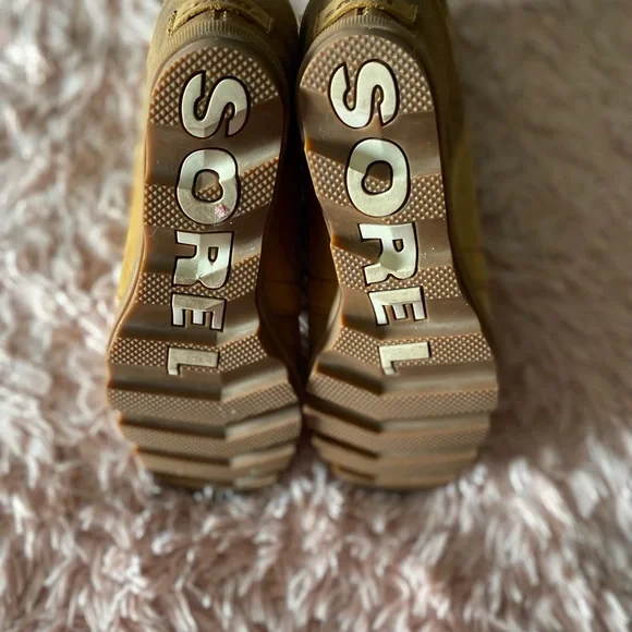 Sorel Wedge Boots, size 9, brand new, never been worn - Picture 4 of 6